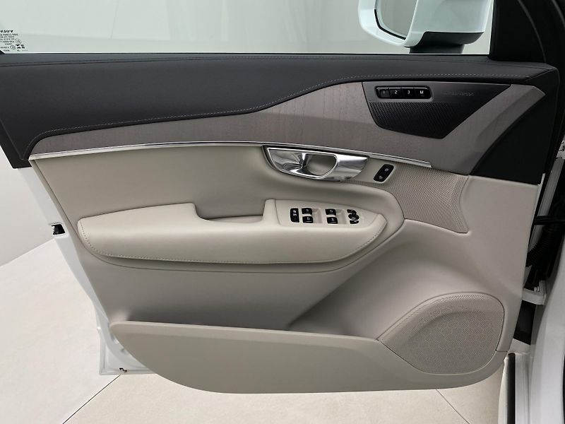 Volvo XC90 B5 AWD BRIGHT PLUS AUT CZ 7m - fotka 7 z 62