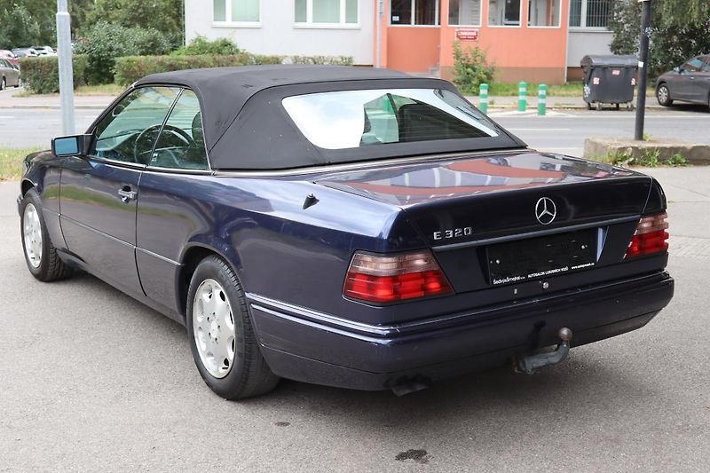 Mercedes-Benz 124 E320 CABRIO 162kW - fotka 12 z 50