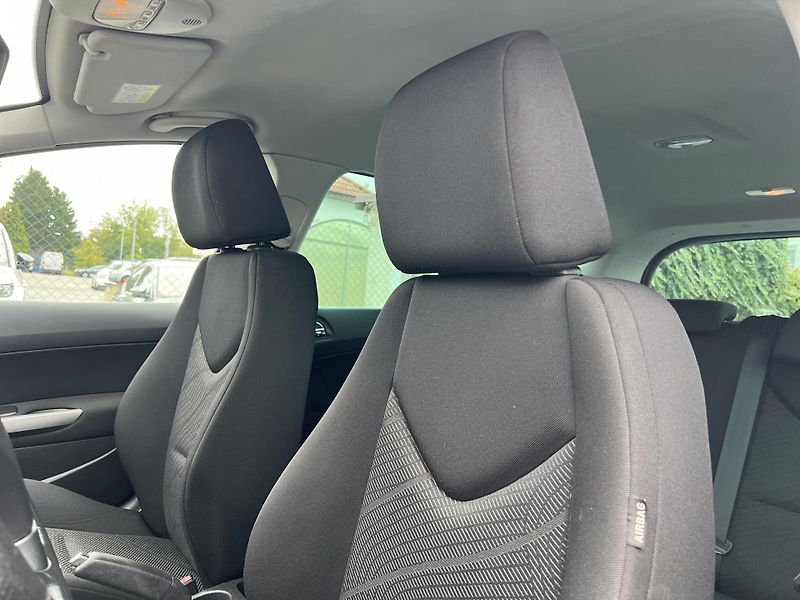 Peugeot 308 1.6HDi KOUPENO V ČR odp.DPH - fotka 10 z 37