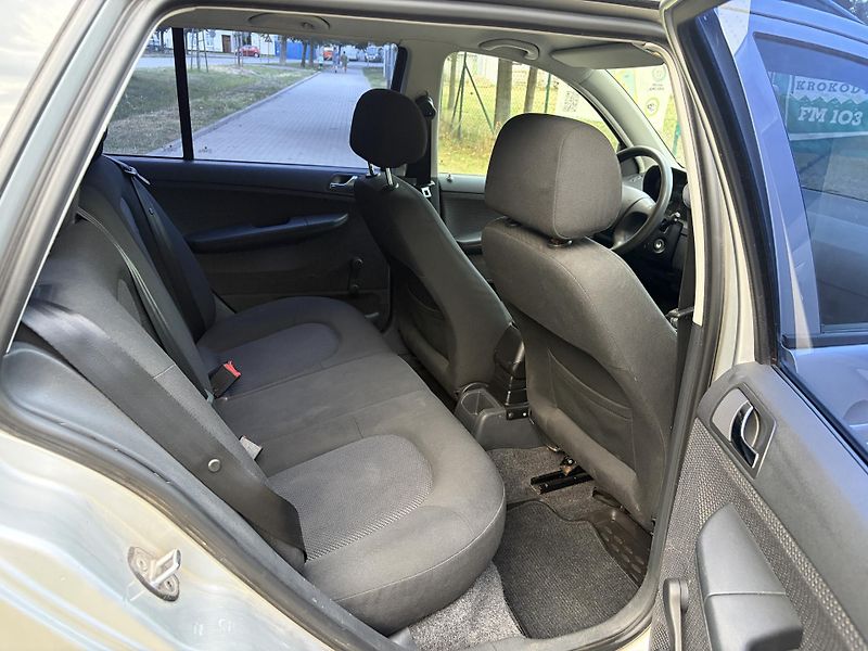 Škoda Fabia 1.4 16V - fotka 21 z 28