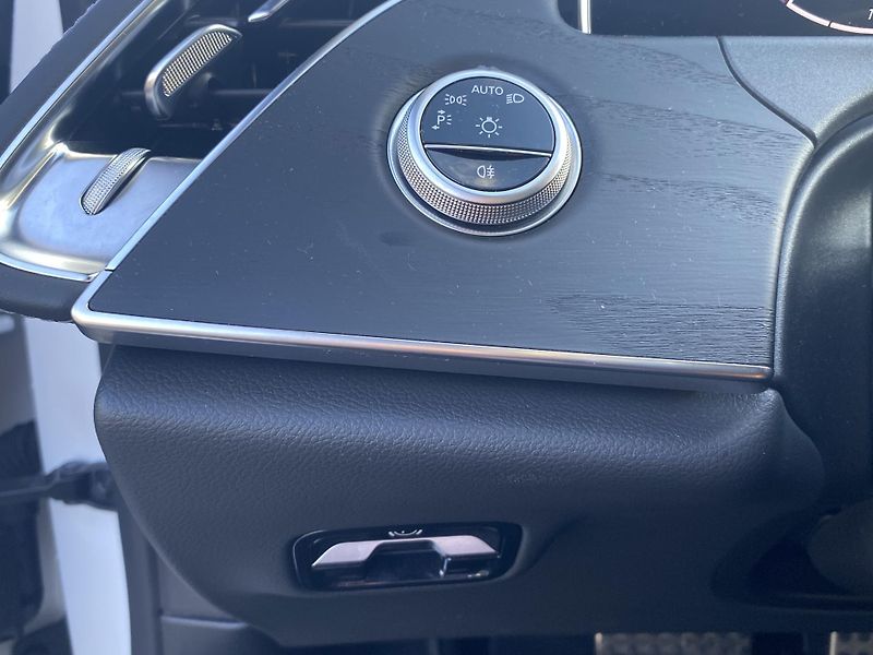 Mercedes-Benz Třídy E E 220d 4M AMG - fotka 24 z 27