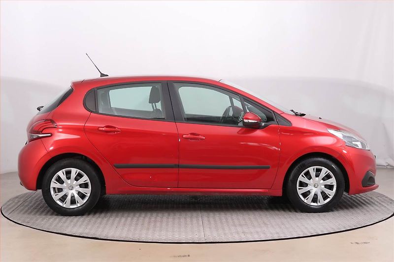 Peugeot 208 (2019) Active 1.2 PureTech, ČR,1.maj - fotka 6 z 16