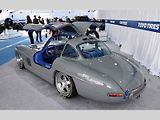 Toyo si pro prezentaci svých pneumatik vybralo moderní pojetí Mercedes-Benz 300SL „Gullwing“, který na podvozku modelu SLK 32 AMG postavil John Sarkisyan.