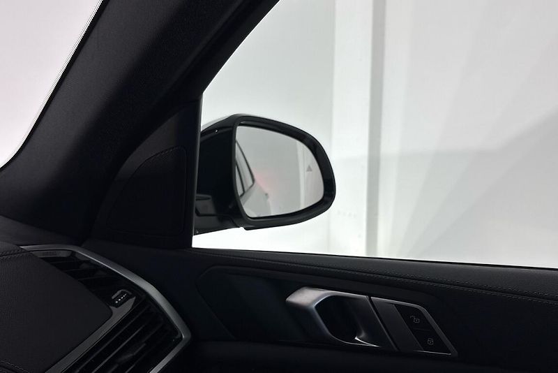 BMW X5 xDrive30d - fotka 18 z 30