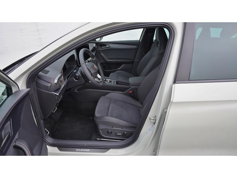 Cupra Leon (2026) SP VZ - fotka 8 z 22