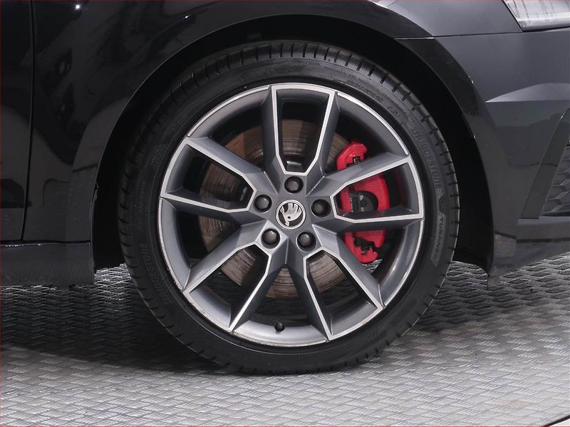 Škoda Octavia (2018) RS 2.0 TSI, Automat, Navi - fotka 15 z 23