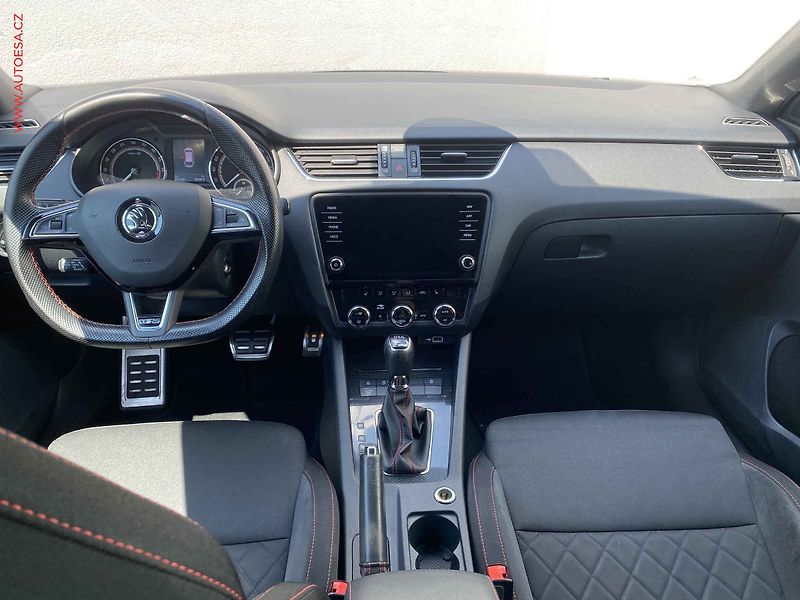 Škoda Octavia (2018) 2.0 TDi, RS, DSG, LED - fotka 8 z 18