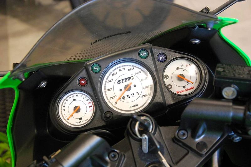Kawasaki Ninja 250 R (2010) Ninja 250R - hezký stav, ŘP sk - fotka 10 z 20