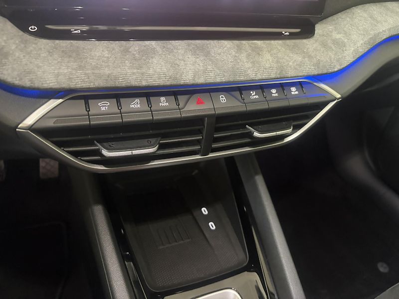 Škoda Octavia 1.5TSi DSG Selection Premium 1 - fotka 19 z 20