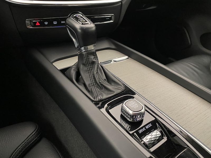 Volvo V60 D3 AWD INSCRIPTION REZERVACE - fotka 27 z 42