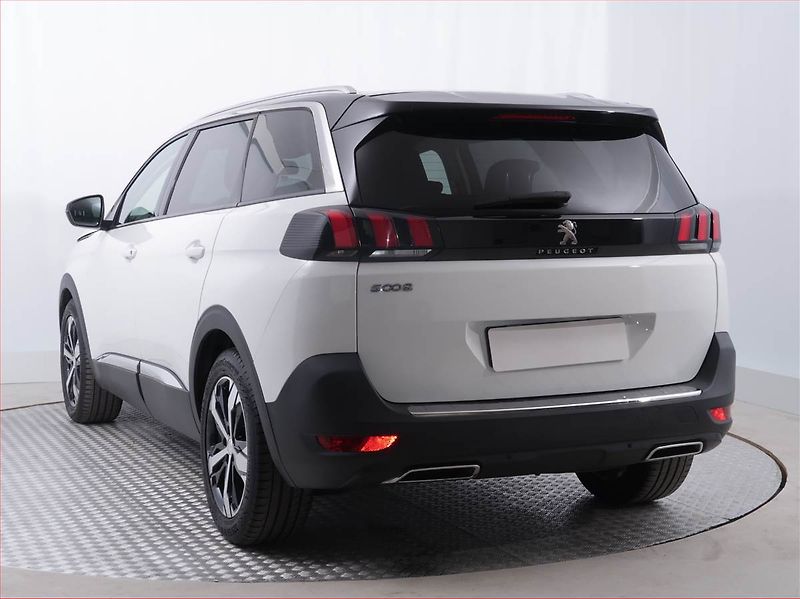 Peugeot 5008 (2019) Allure PureTech 130, 7 míst - fotka 4 z 22