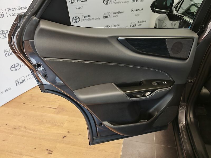 Lexus NX 450h plus 450h+ Plug-in Hybrid EXECUTIVE - fotka 28 z 44