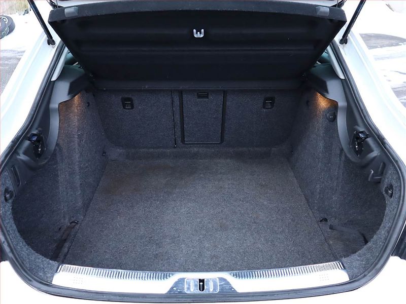 Škoda Superb (2014) 1.4 TSI, ČR,1.maj, Xenony - fotka 11 z 15