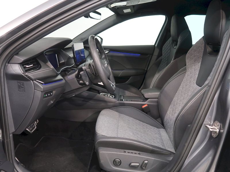 Škoda Octavia (2025) SPORTLINE 2.0TDI 110KW DSG - fotka 13 z 45