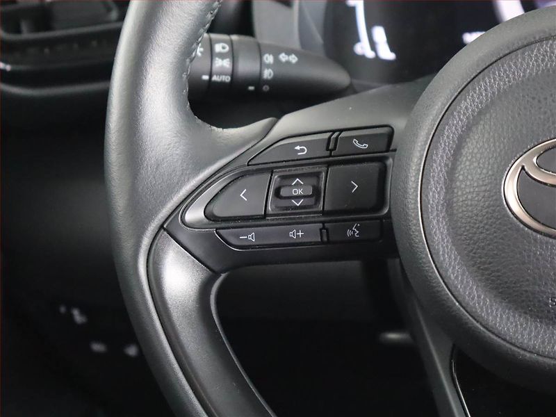 Toyota Yaris (2025) Style 1.5 VVT-i Hybrid - fotka 18 z 26