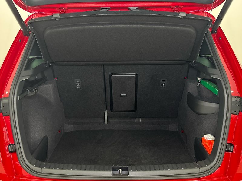 Škoda Karoq Sportline DSG - fotka 10 z 29
