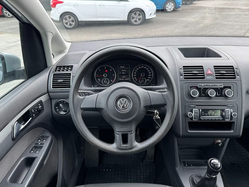 Volkswagen Touran (2012) Trendline 1.6 TDI 77kW - fotka 15 z 31