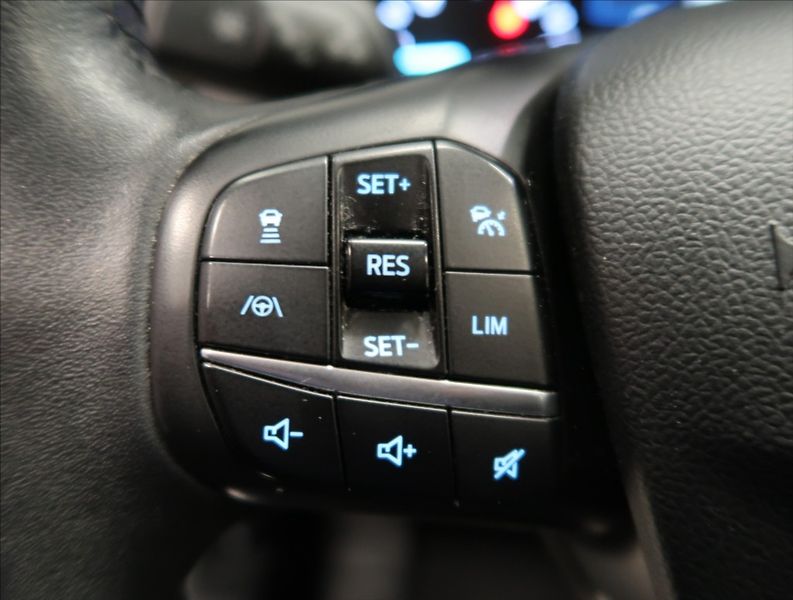 Ford Kuga 2,0 TDCI AUT 4x4 ČR 1 MAJITEL - fotka 18 z 26