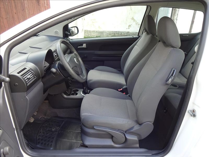 Volkswagen Fox 1,4 TDI 51kW - fotka 16 z 31
