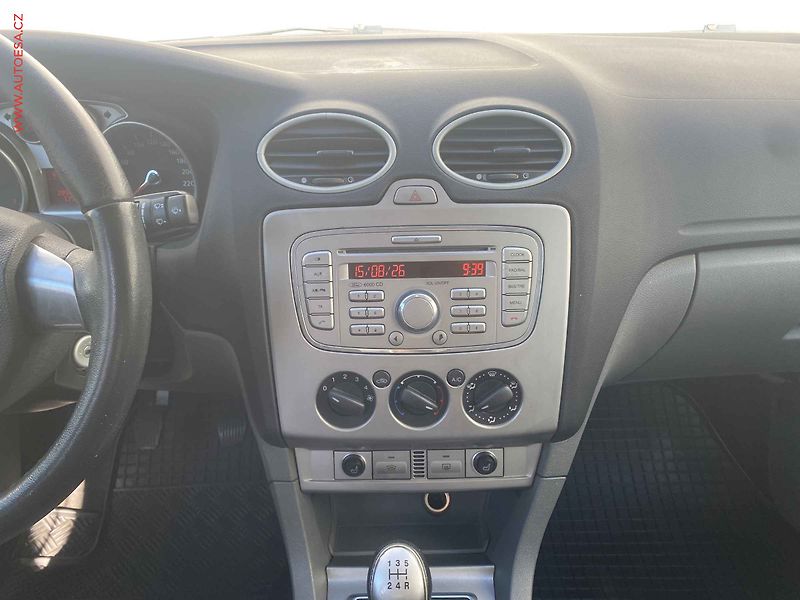 Ford Focus (2009) 1.6 i, AC, park.asist - fotka 12 z 14