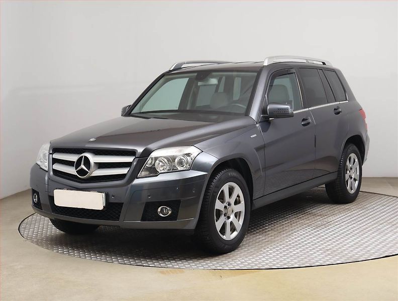 Mercedes-Benz GLK (2011) 200 CDI, Kůže, Park. senzory - fotka 2 z 20