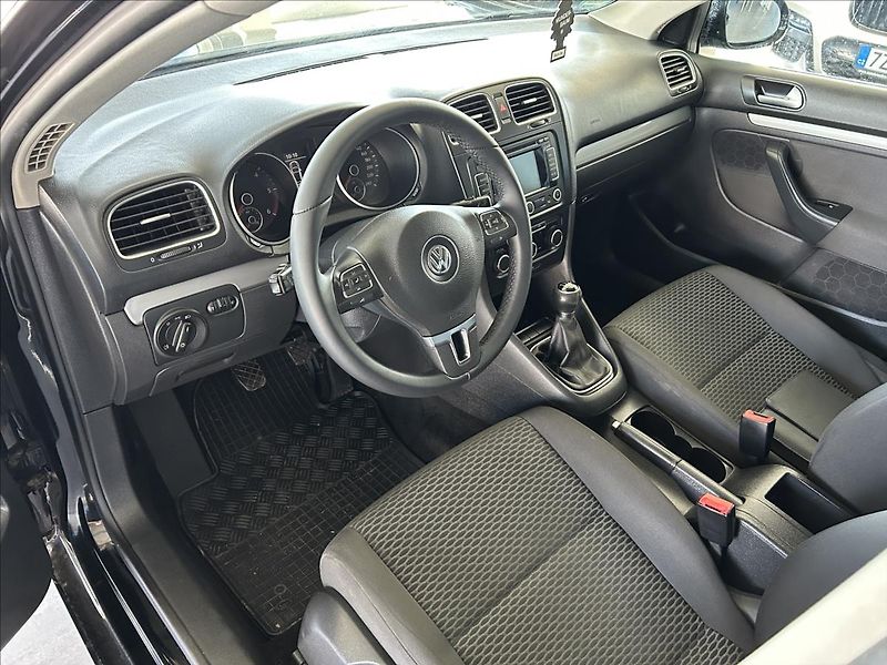 Volkswagen Golf 1,6   TDI,SERVISKA,2.MAJITEL - fotka 7 z 22