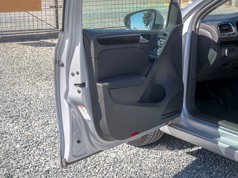 Volkswagen Golf (2009) 1.4i 59KW – PO ROZVODECH - fotka 11 z 44