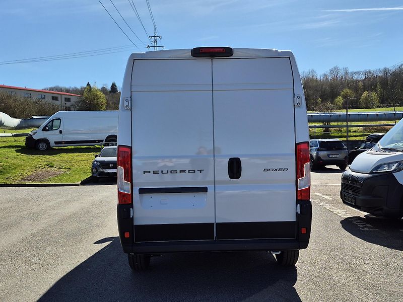 Peugeot Boxer (2026) 3000 L2H2 BlueHDi 120k S&S MAN - fotka 4 z 17