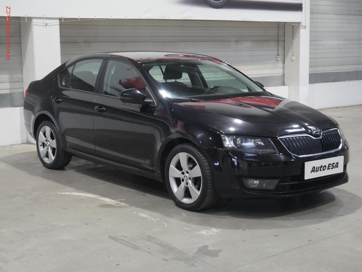 Škoda Octavia 1.6 TDi, ČR, Elegance, STK2