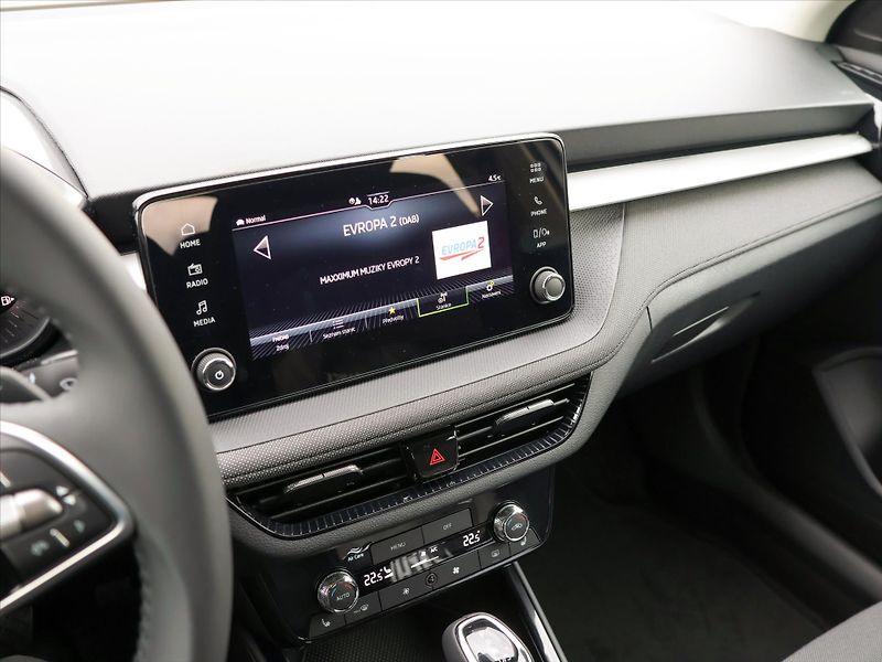 Škoda Fabia 1,0 TSi DSG Edice 130let DPH - fotka 25 z 38