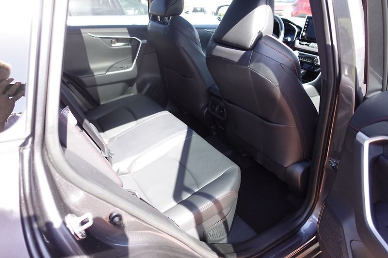Toyota RAV4 2,5 PHEV Plug-in Selection VIP - fotka 15 z 38