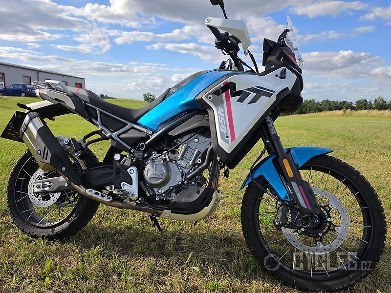 CFMOTO 450 MT-R (2024) - fotka 2 z 14