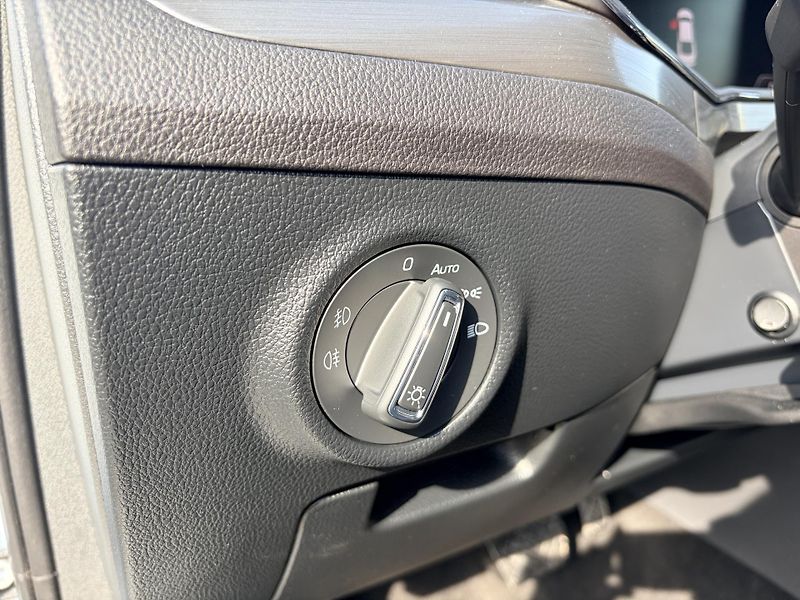 Škoda Superb 2.0TDI DSG MATRIX CANTON - fotka 21 z 59