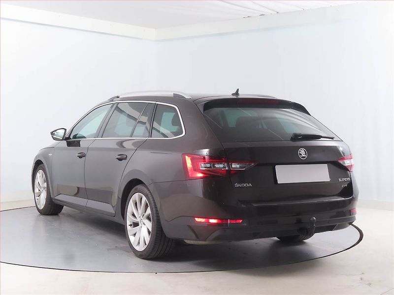 Škoda Superb (2016) Laurin&Klement 2.0 TDI, 4X4 - fotka 4 z 26