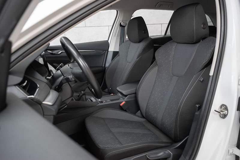 Škoda Octavia 2.0 TDI STYLE*KESSY*DPH*ČR 1.M - fotka 10 z 38