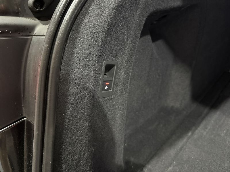 Audi A4 2,0   TDI QUATTRO MATRIX TZ - fotka 30 z 42