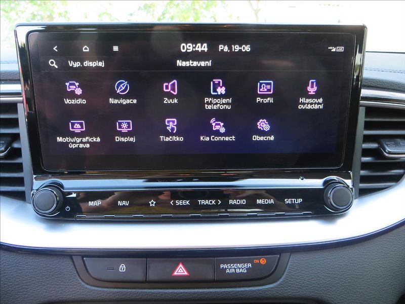 Kia XCeed 1,5 T-GDI 118kW Exclusive ČR - fotka 19 z 26