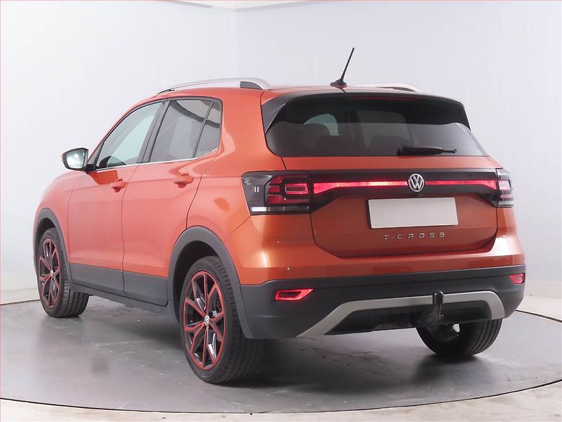 Volkswagen T-Cross (2019) 1.0 TSI, Automat, ČR,1.maj - fotka 4 z 15