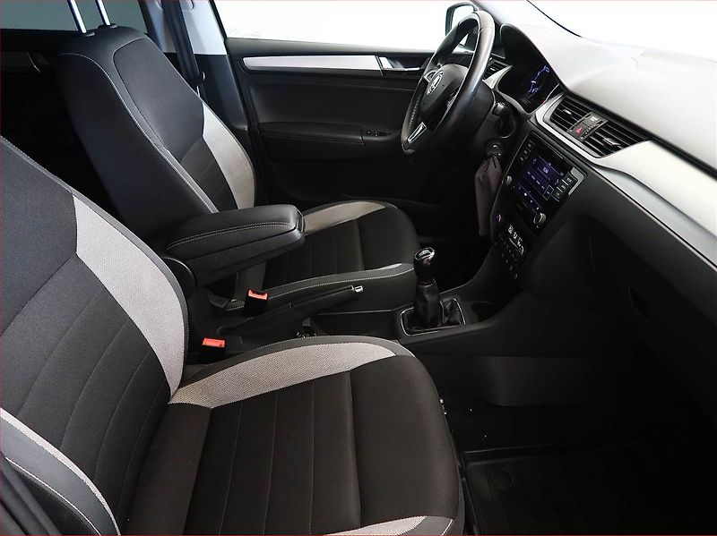 Škoda Rapid (2017) Spaceback 1.0 TSI, Tempomat - fotka 9 z 16