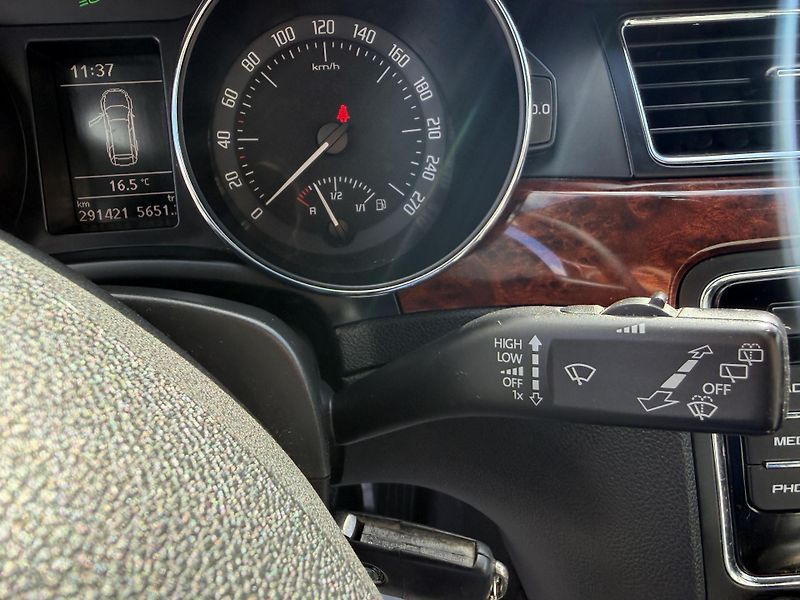 Škoda Superb 2.0TDi 170PS 6R 4x4 0% KOROZE! - fotka 152 z 157
