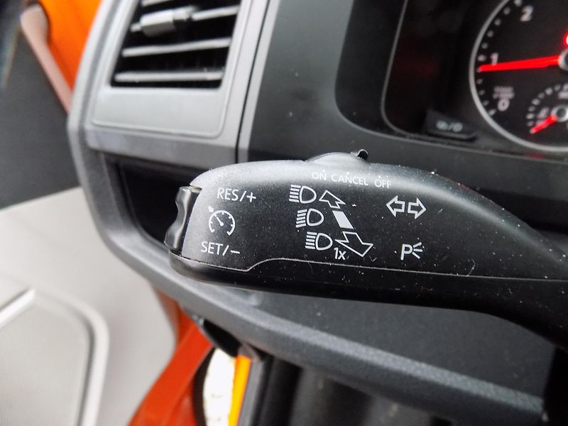 Volkswagen Transporter 2,0 TDI 110 KW DC 5 MÍST TEMP. - fotka 26 z 35