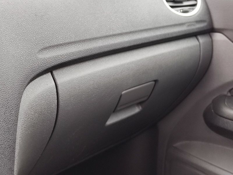 Ford Focus (2006) 1,6 i 74 Kw Automat - fotka 17 z 31