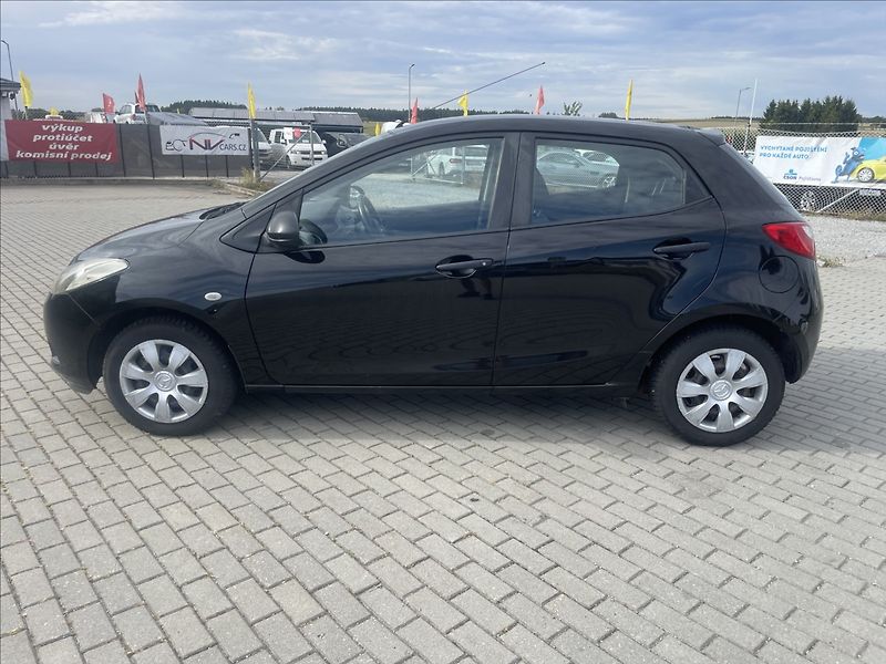 Mazda 2 1,4 i 55kw Klima ABS po STK - fotka 25 z 29