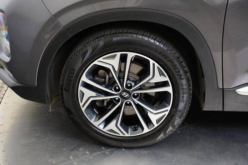 Hyundai Santa Fe - fotka 10 z 27
