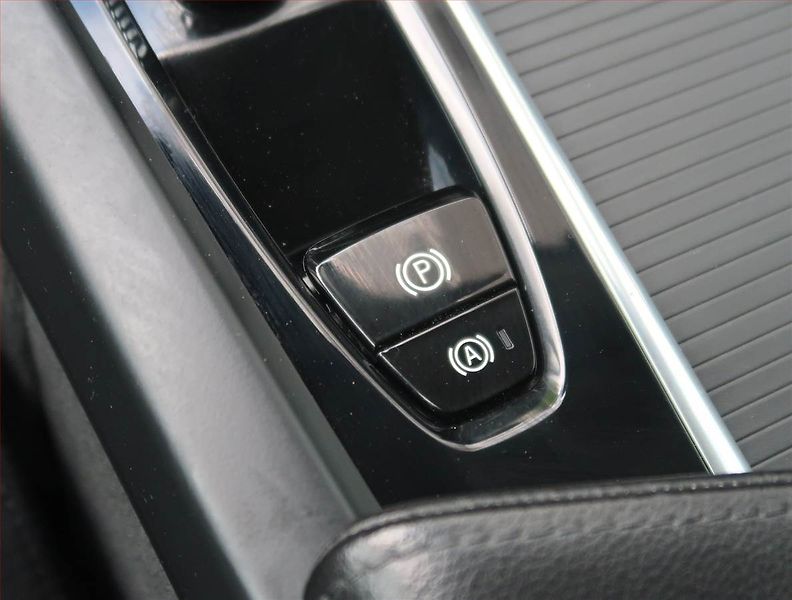 Volvo XC60 (2023) B4 AWD - fotka 20 z 27