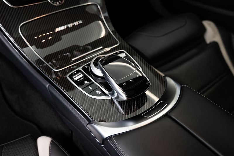 Mercedes-Benz Třídy C C63 S AMG Burmester/360/Pano - fotka 16 z 22