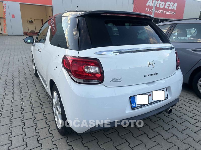 Citroën DS3 (2014) 1.2i, AC, výhřev sed. - fotka 2 z 3