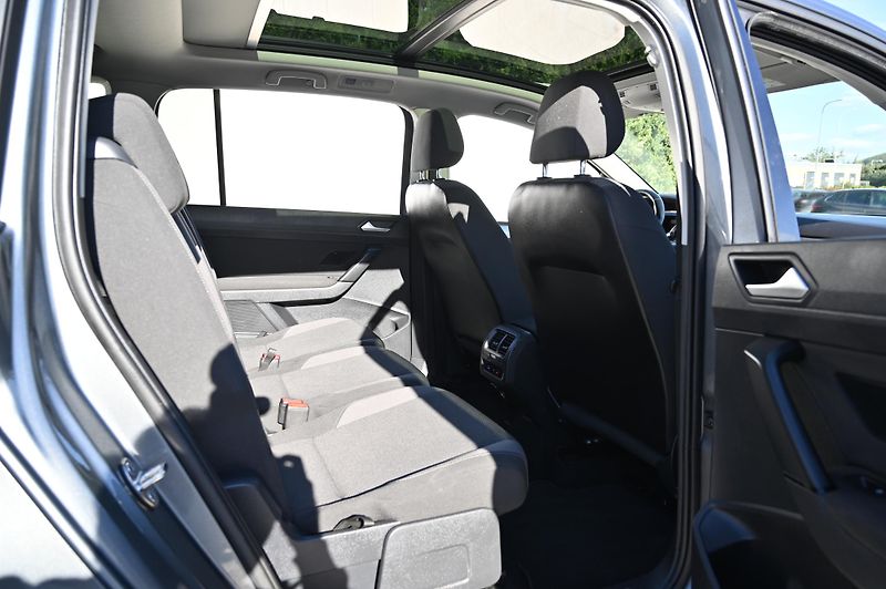 Volkswagen Touran 1.2TSI 81KW Comfort 7mist 3/17 - fotka 38 z 60