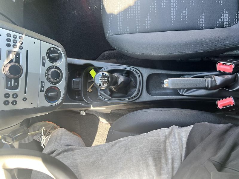 Opel Corsa 1,0 48KW,KLIMA,77TKM,1MAJITEL - fotka 30 z 34