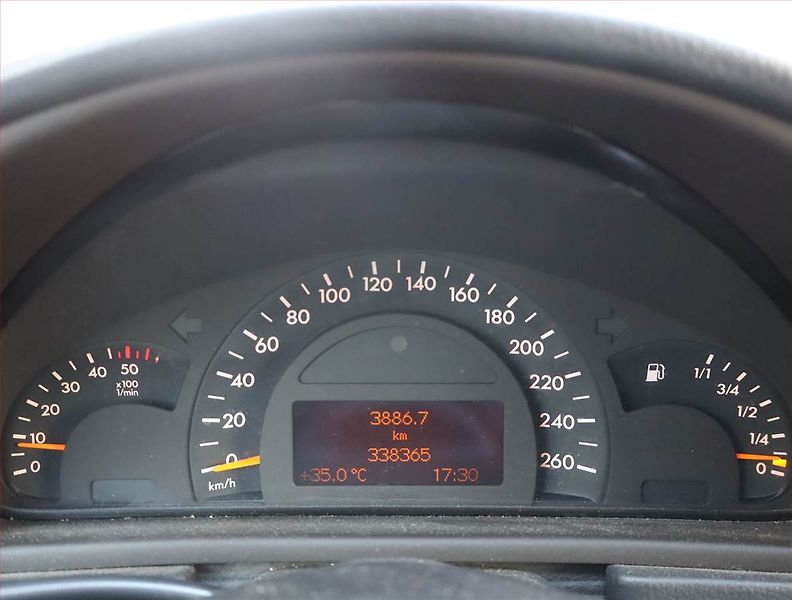 Mercedes-Benz Třídy C (2003) C 200 CDI , po STK - fotka 11 z 15